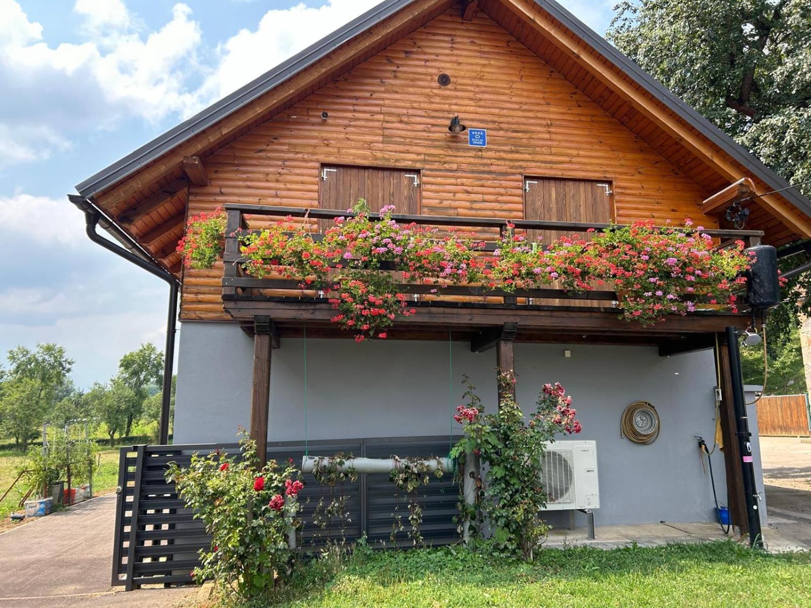 House Mate Βίλα Otočac Εξωτερικό φωτογραφία